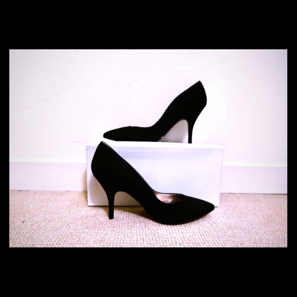 Guess Black high heels .